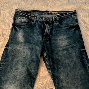 🌸4 for $20🌸 Wrangler Slim Straight Jeans